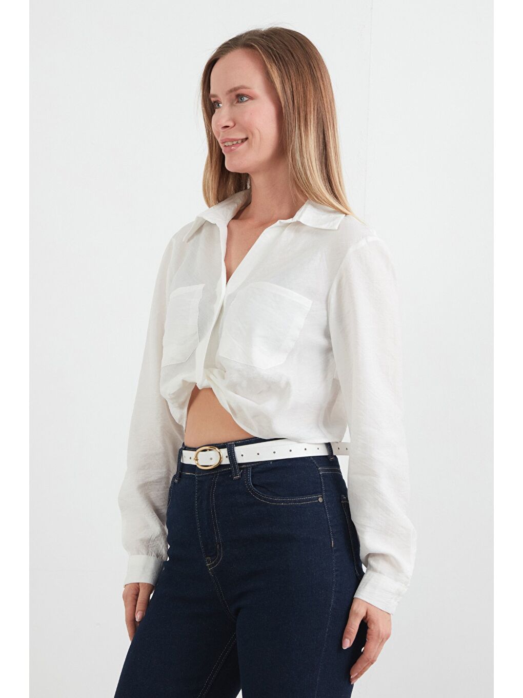 Beyaz Önü Düğümlü Cepli Crop Gömlek-1