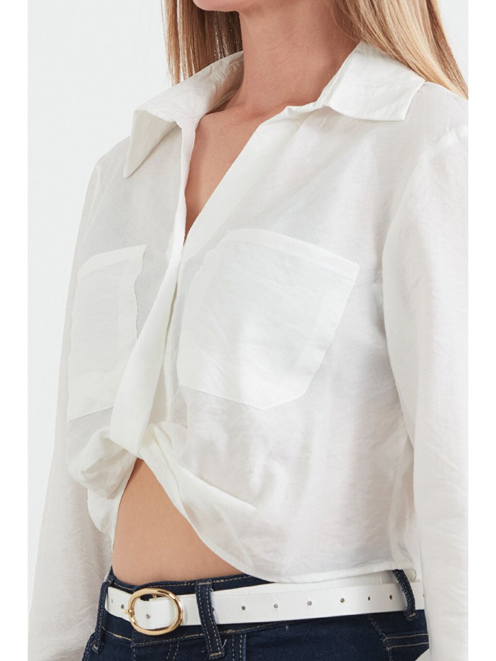 Beyaz Önü Düğümlü Cepli Crop Gömlek-4