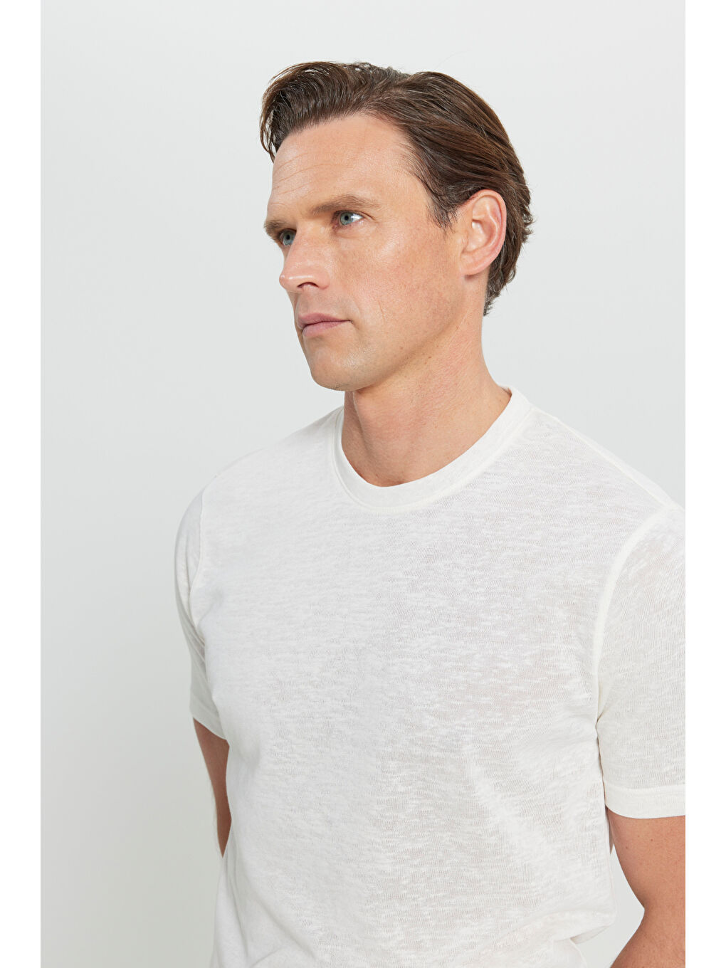 Erkek Ekru Pamuklu Slim Fit Dar Kesim Bisiklet Yaka Tişört-4