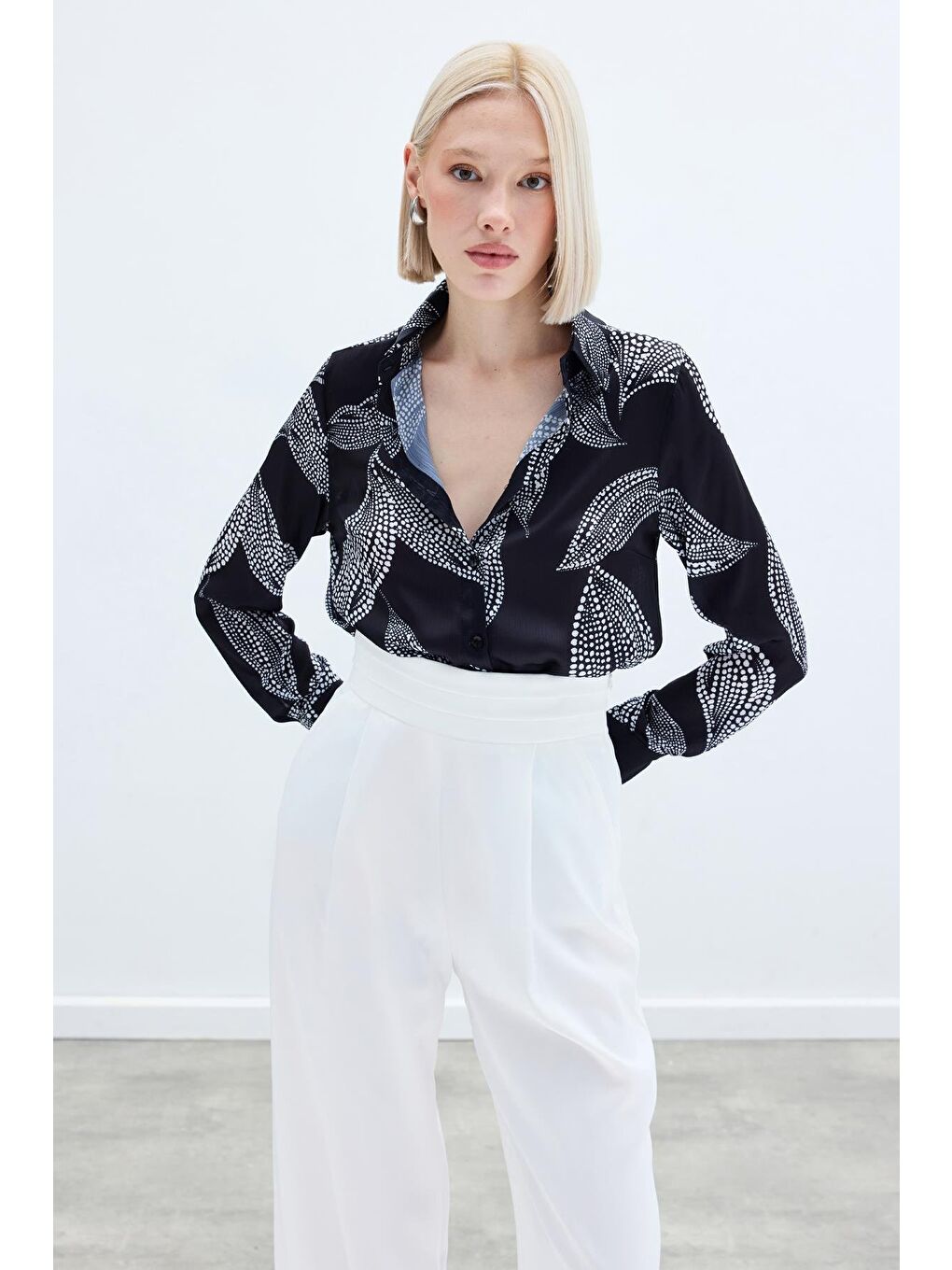 Arkası Uzun Desenli Gömlek - Siyah-4