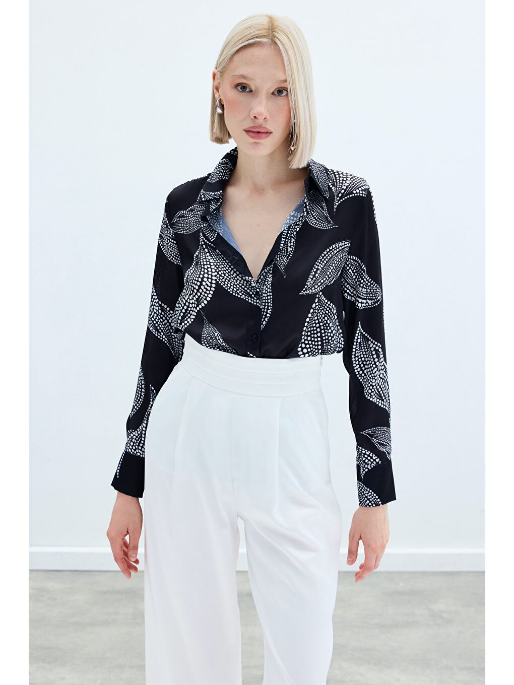 Arkası Uzun Desenli Gömlek - Siyah-5