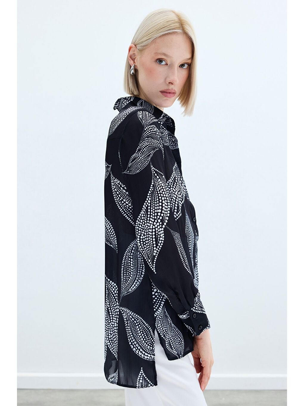 Arkası Uzun Desenli Gömlek - Siyah-6