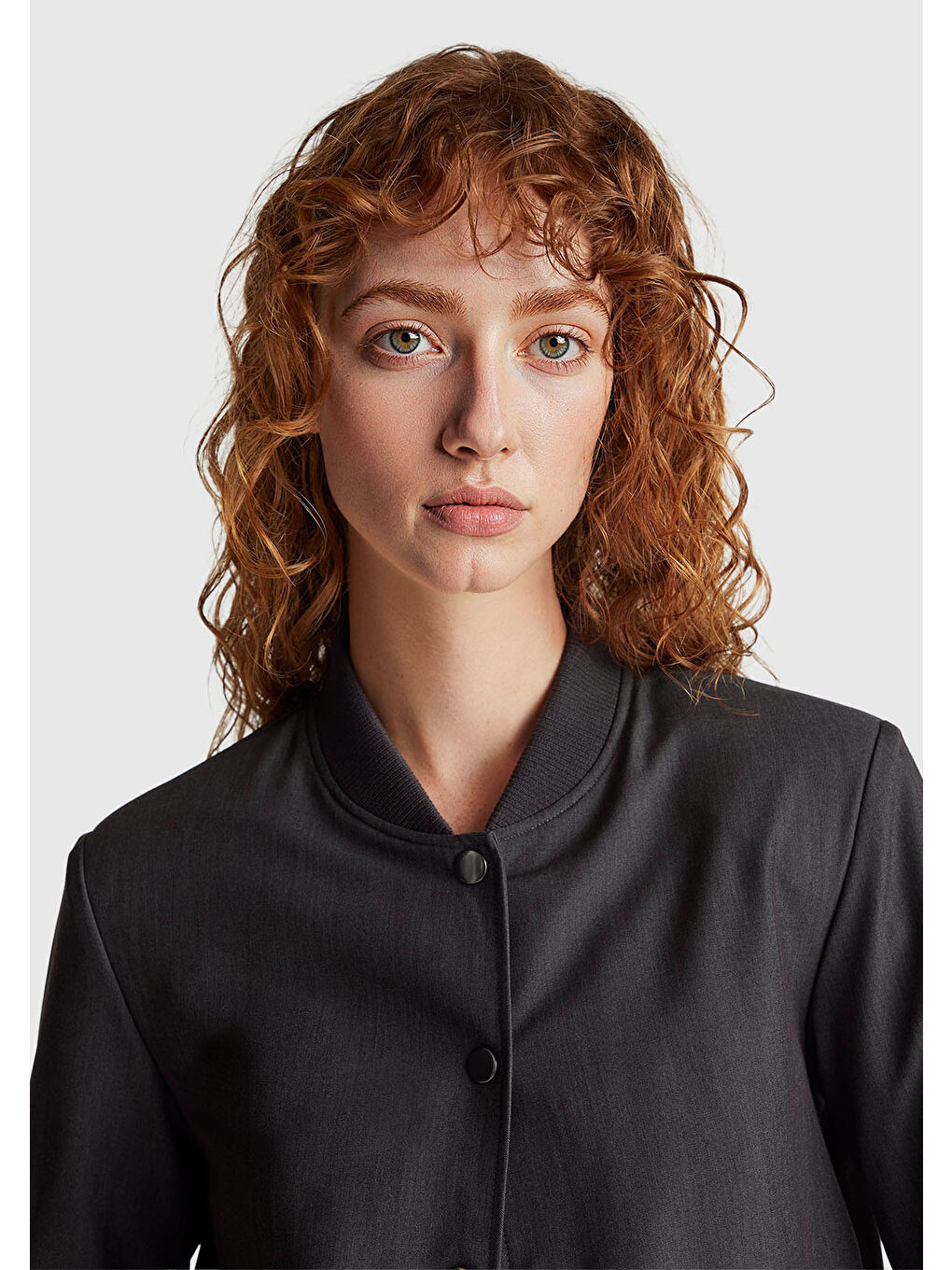 Kadın Antrasit Gri Viskoz Karışımlı Cep Detaylı Önü Çıtçıtlı Ceket-5