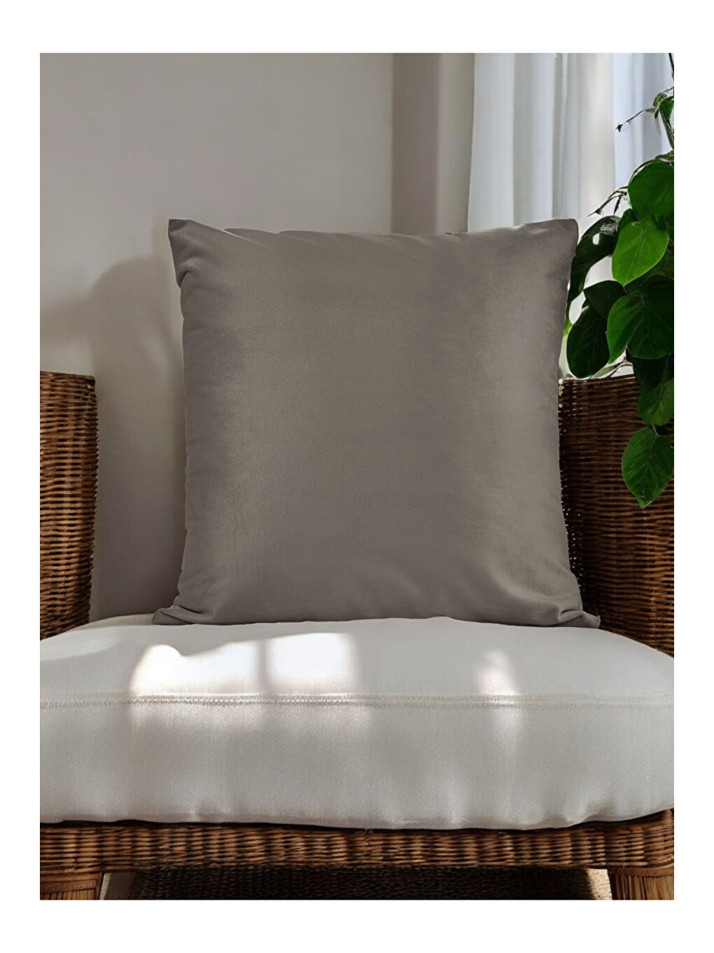 Kahverengi Malcolm Kadife Dokulu Açık Vizon Kırlent Kılıfı-45x45