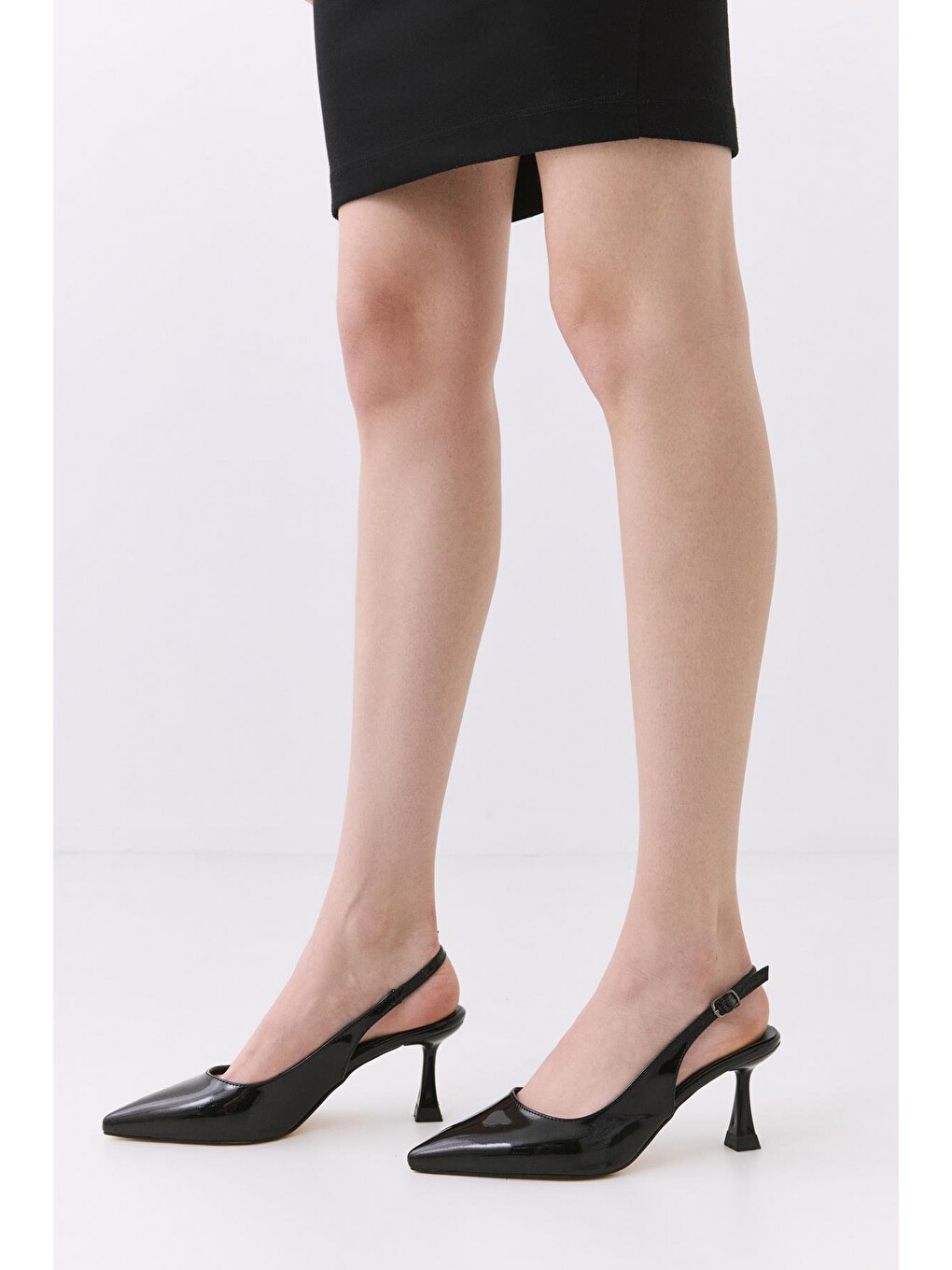Kadın Siyah Ayarlanabilir Tokalı Stiletto-1