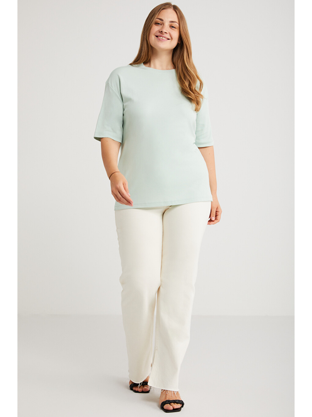 Vivian Kadın %100 Organik Pamuklu Oversize Fit Bisiklet Yaka Basic Açık Yeşil Büyük Beden T-shirt-2