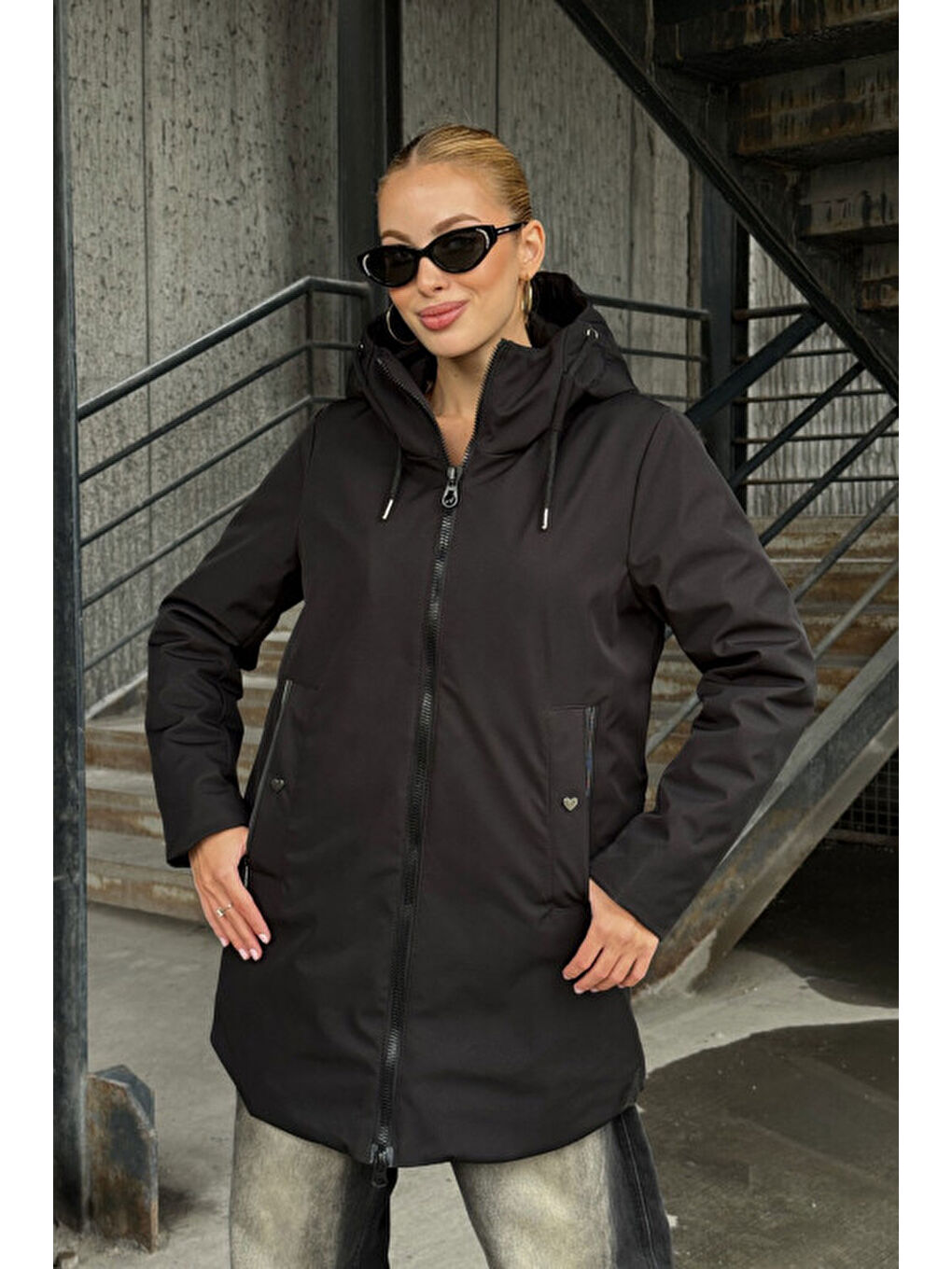 Siyah Çift Cepli Kapüşonlu Mont-2