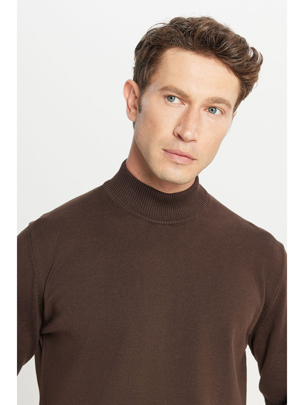 Erkek Kahverengi Pamuklu Standart Fit Normal Kesim Yarım Balıkçı Yaka Triko Kazak-3