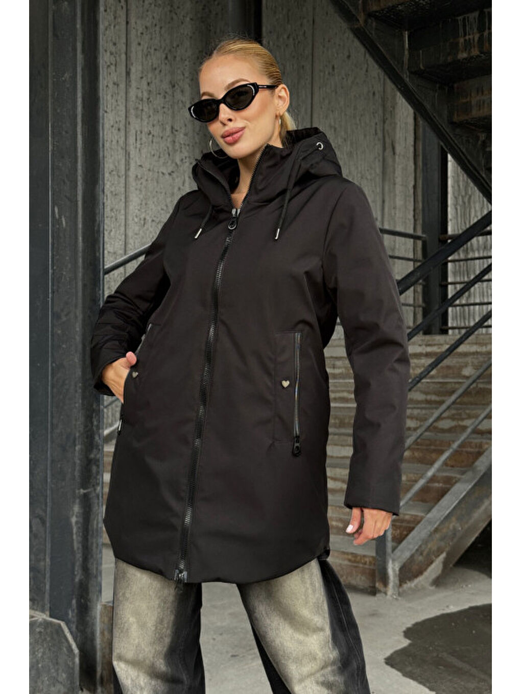 Siyah Çift Cepli Kapüşonlu Mont-3