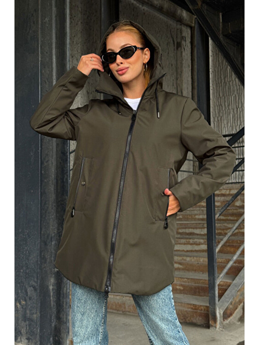 Kahverengi Çift Cepli Kapüşonlu Mont-4