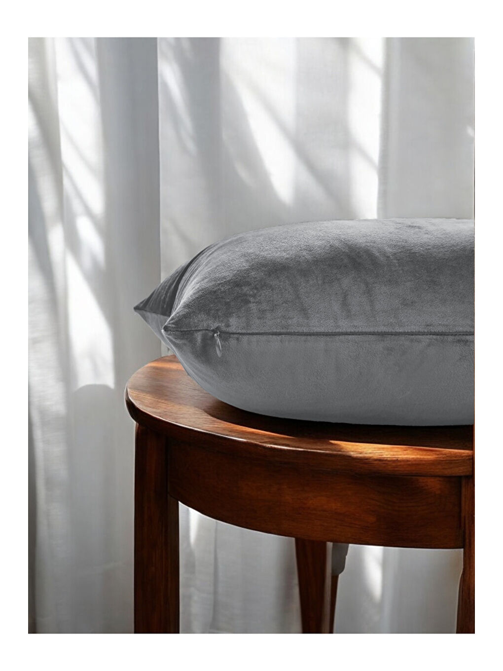 Malcolm Kadife Dokulu Gri Kırlent Kılıfı-45x45-1