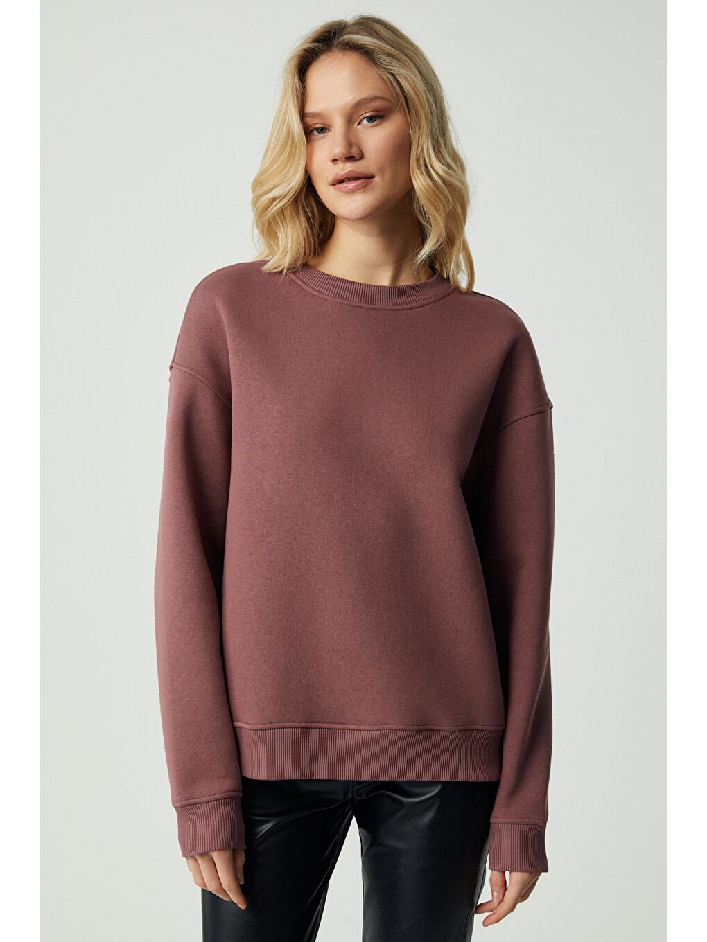 Vaneltına Kadın Organik Pamuklu Yumuşacık İçi Polarlı Yuvarlak Yakalı Mürdüm Sweatshirt