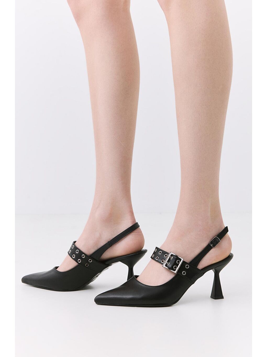 Kadın Siyah Kemerli Stiletto