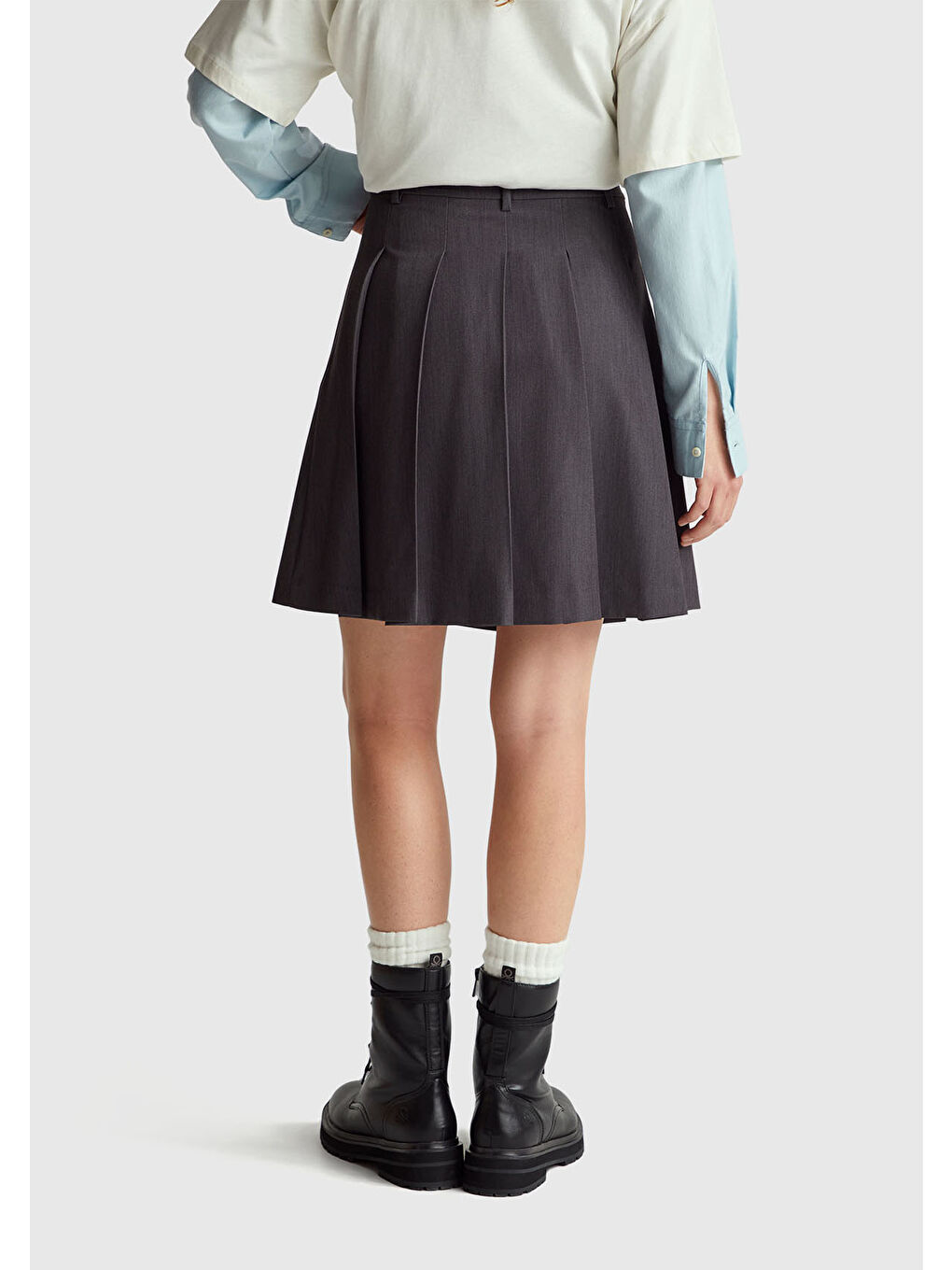 Kadın Antrasit Viskoz Karışımlı Pileli Diz Üstü Etek-2