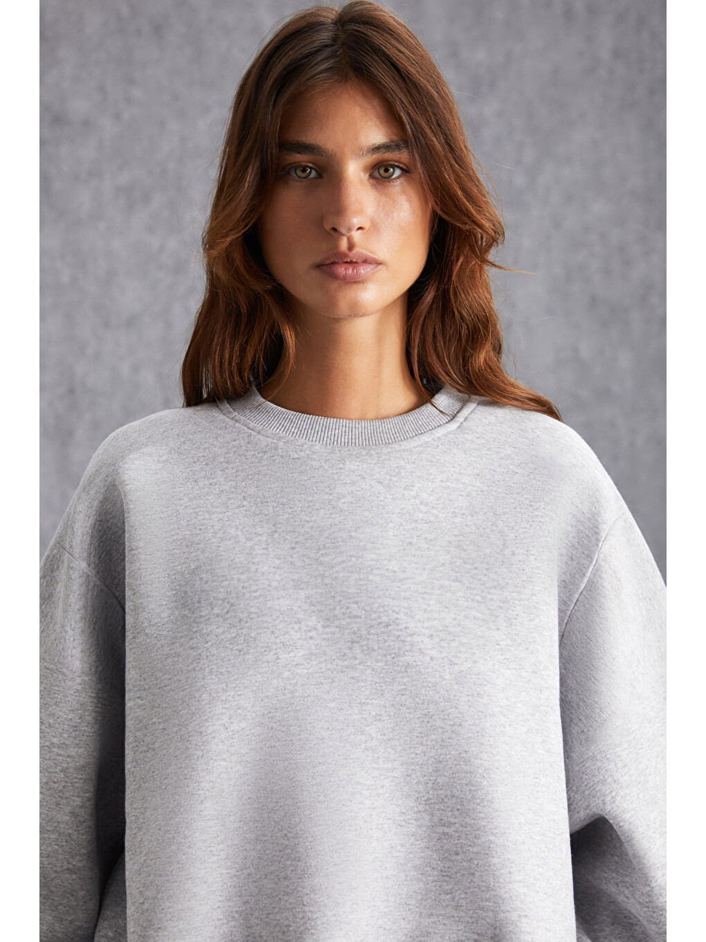 Vaneltına Kadın Organik Pamuklu Yumuşacık İçi Polarlı Yuvarlak Yakalı Gri Melanj Sweatshirt-2
