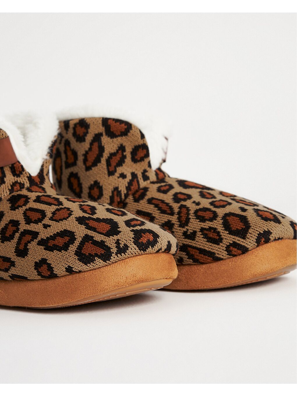 Kahverengi Leopar Desenli İçi Pelüş Sıcak Tutan Konforlu Kışlık Panduf - Sophia-K-1