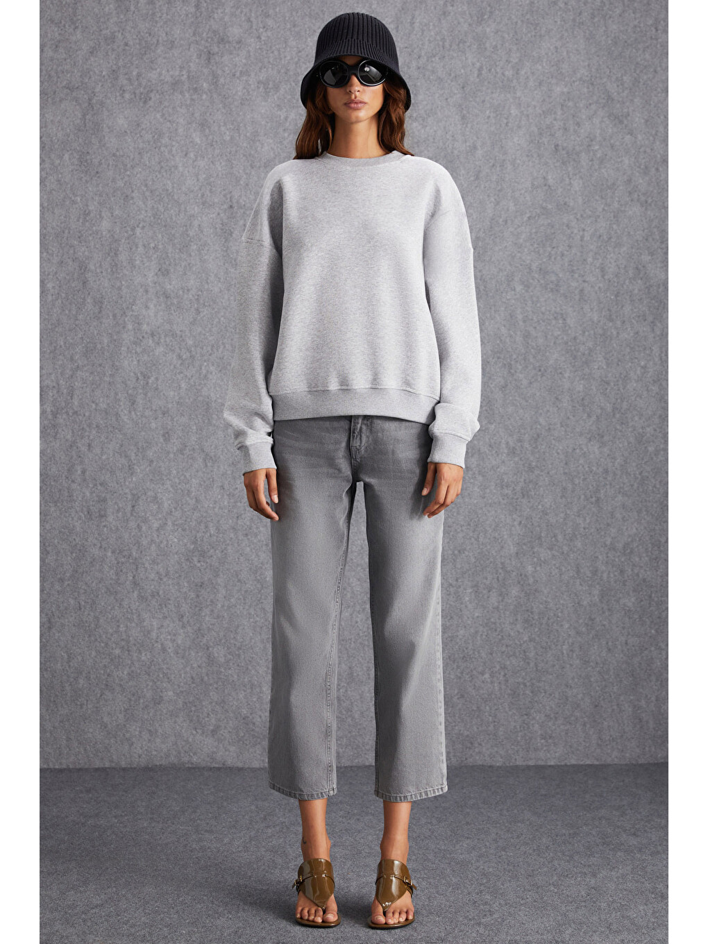Vaneltına Kadın Organik Pamuklu Yumuşacık İçi Polarlı Yuvarlak Yakalı Gri Melanj Sweatshirt-3