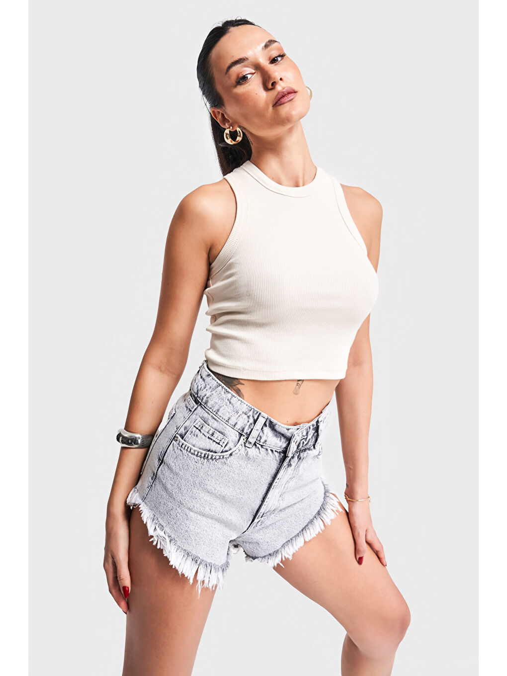 Kadın Gri Renk 3s5 12  100 Pamuk Süper Mini Püsküllü Paça Denim Şort