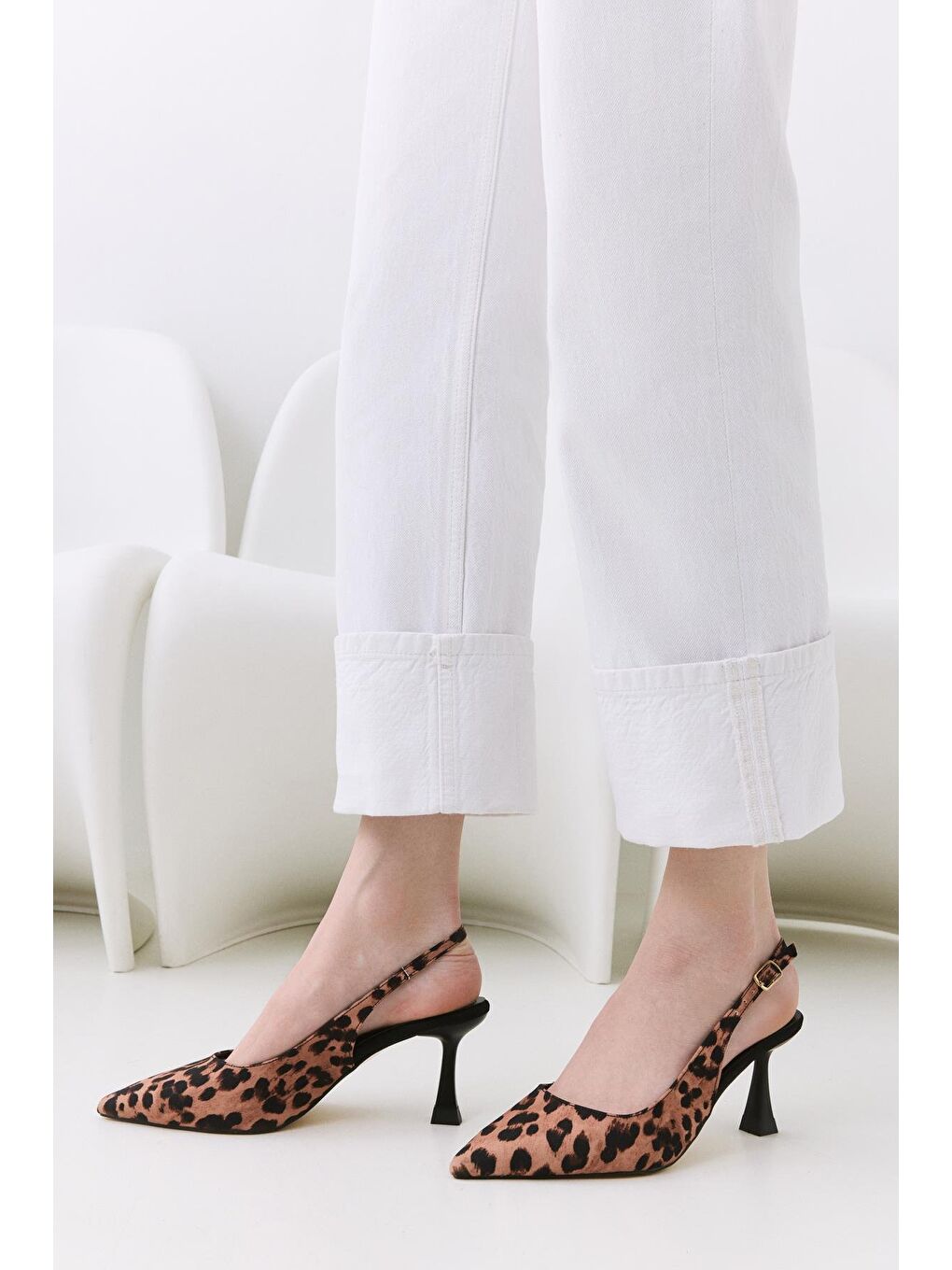 Kahverengi Kadın Taba Leopar Desenli Ayarlanabilir Tokalı Stiletto