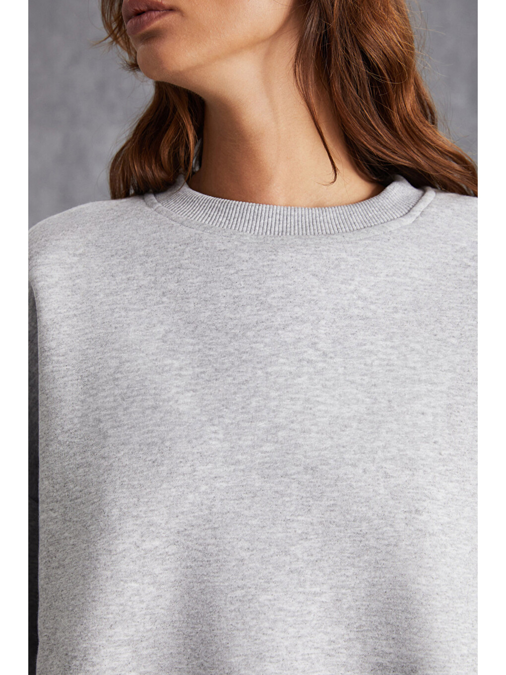 Vaneltına Kadın Organik Pamuklu Yumuşacık İçi Polarlı Yuvarlak Yakalı Gri Melanj Sweatshirt-4