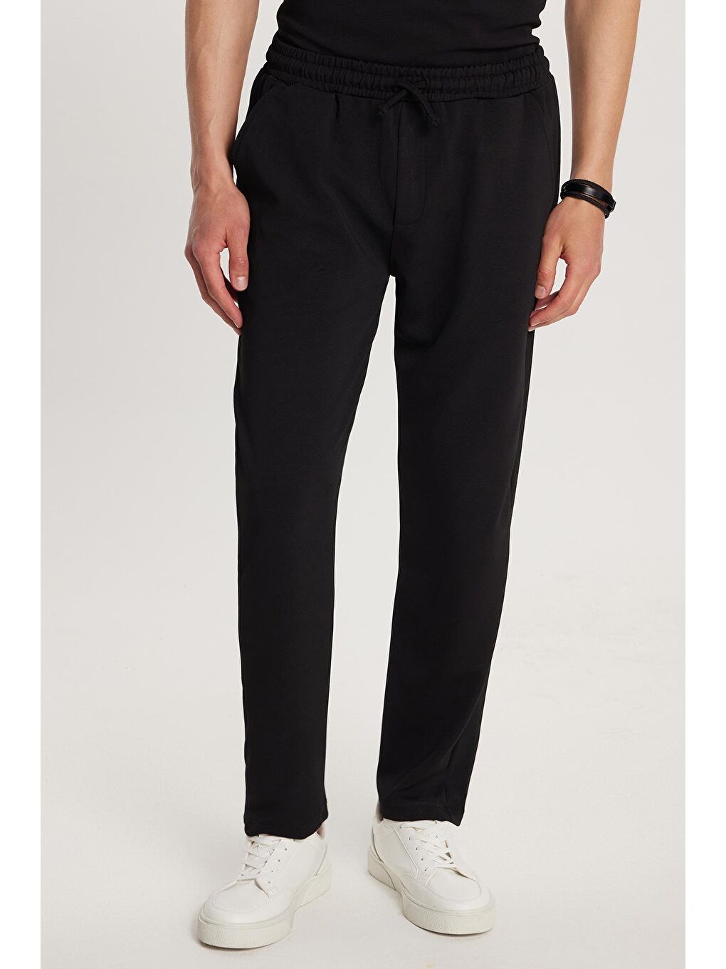 Erkek Standart Fit Pamuklu Jakarlı Fermuarlı Polo Yaka Beli Bağcıklı Siyah Eşofman Takımı-1