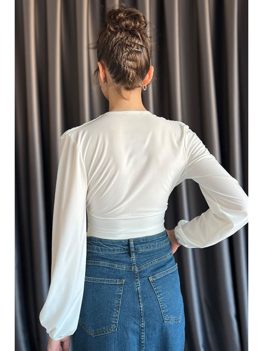 Ekru Kadın V Yaka Dekolteli Büzgü Detaylı Bluz-3