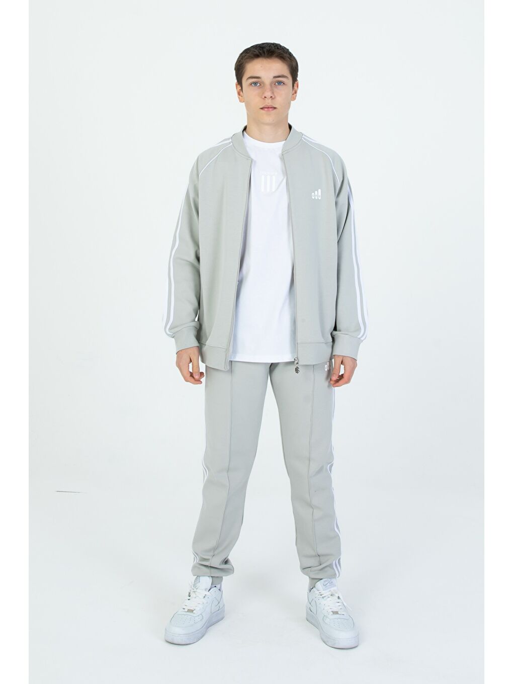 Gri Kol Şerit Detaylı Fermuarlı Çift Cepli 3'lü Eşofman Takım