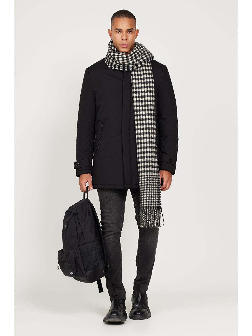 Erkek Siyah Standart Fit Normal Kesim Gömlek Yaka Kaban-1