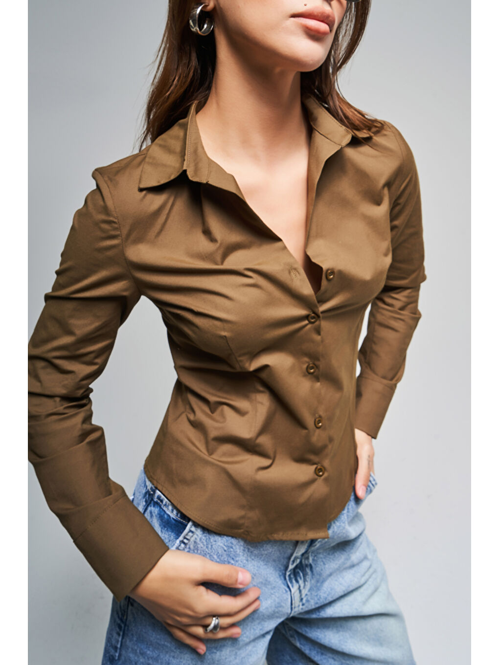 Kadın Haki Renk Esnek Kumaş Slim Fit Belden Oturmalı %100 Pamuk Gömlek