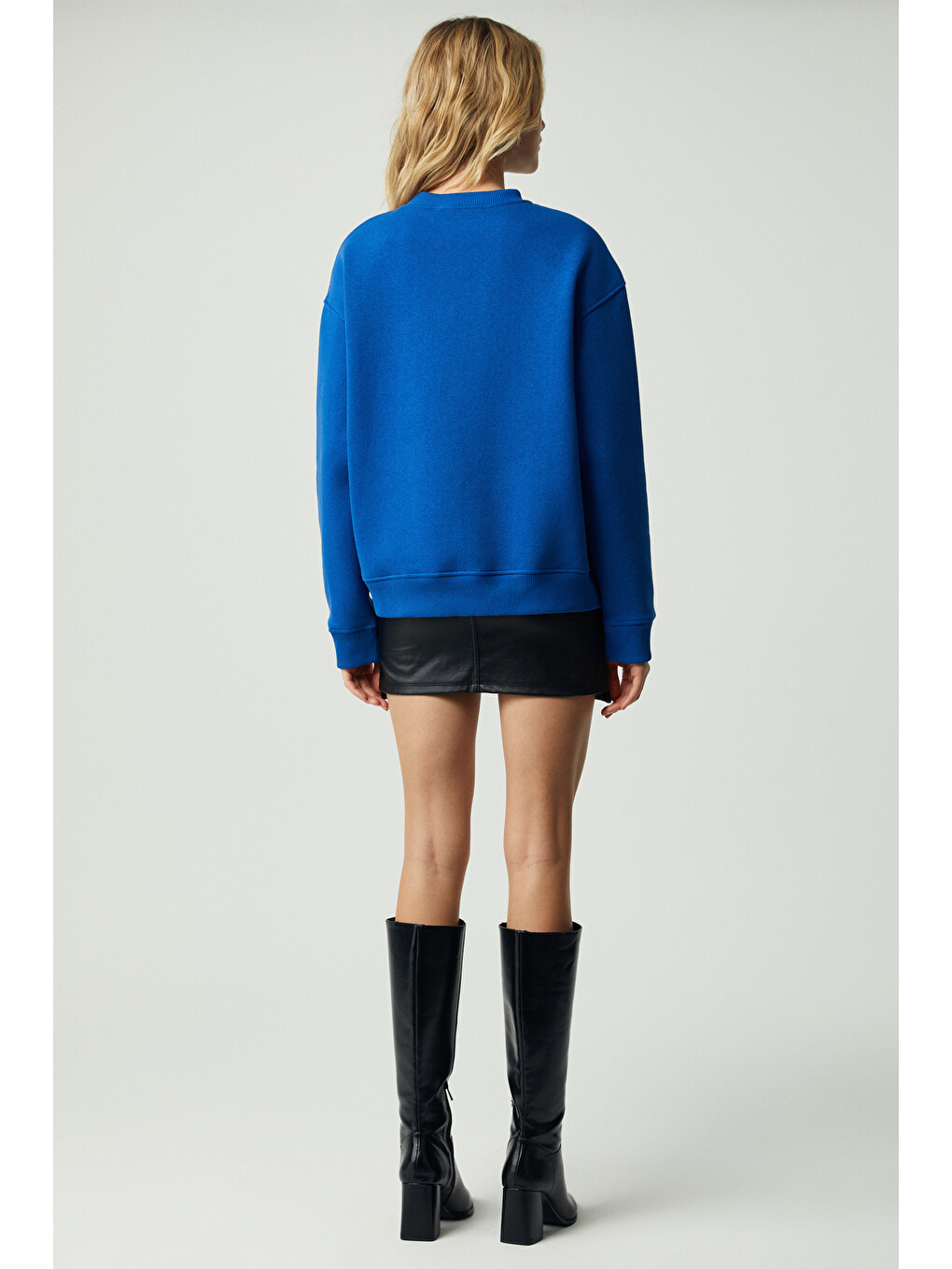 Mavi Vaneltına Kadın Organik Pamuklu Yumuşacık İçi Polarlı Yuvarlak Yakalı Saks Sweatshirt-4