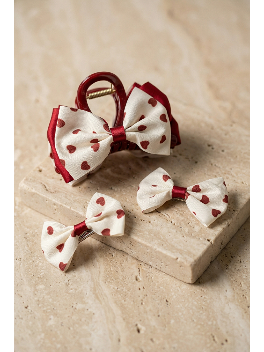 Kalp Desenli 3'Lü Toka Ekru