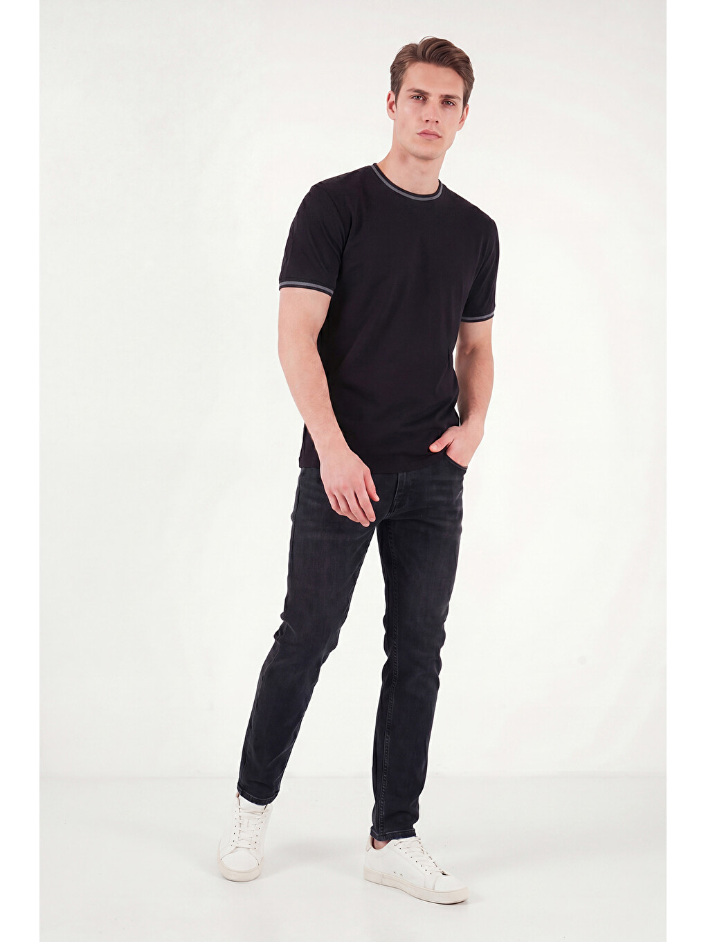 Siyah Pamuklu Regular Fit Şerit Detaylı T Shirt 5904089-2