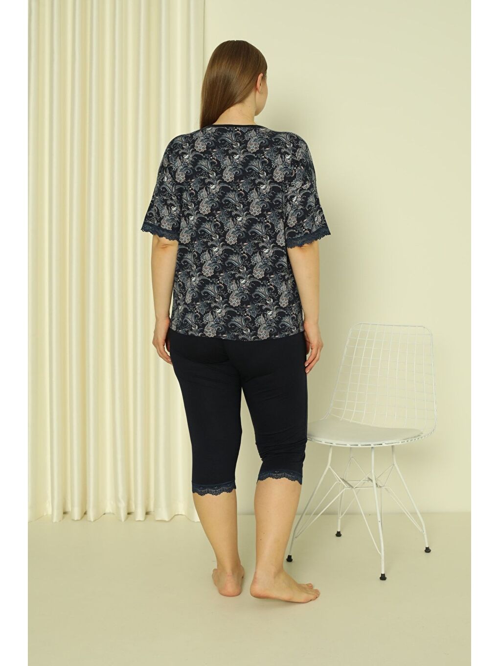 Lacivert Desenli Dantelli Kısa Kollu Elastanlı Viskon Alt Üst Taytlı Gecelik Takımı-6