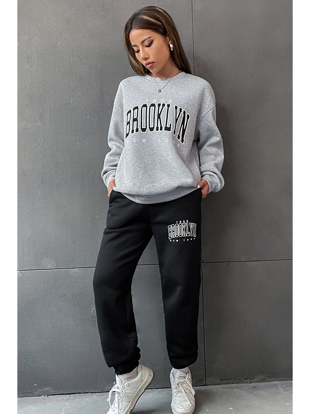 Unisex Gri Siyah Bisiklet Yaka Brooklyn Baskılı Alt-Üst Eşofman Takımı-3