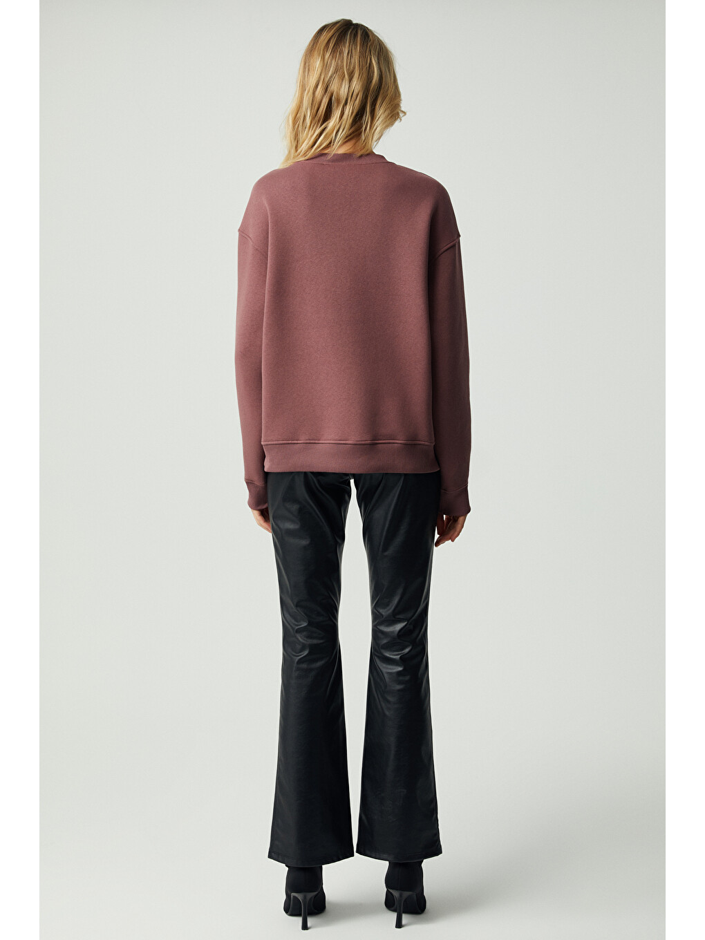 Vaneltına Kadın Organik Pamuklu Yumuşacık İçi Polarlı Yuvarlak Yakalı Mürdüm Sweatshirt-4