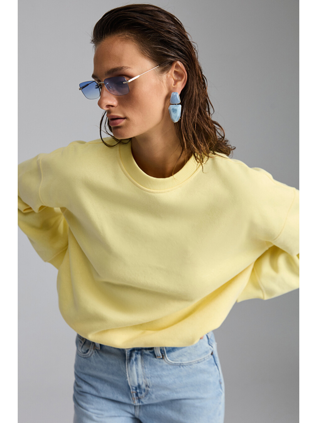 Vaneltına Kadın Organik Pamuklu Yumuşacık İçi Polarlı Yuvarlak Yakalı Sarı Sweatshirt-1