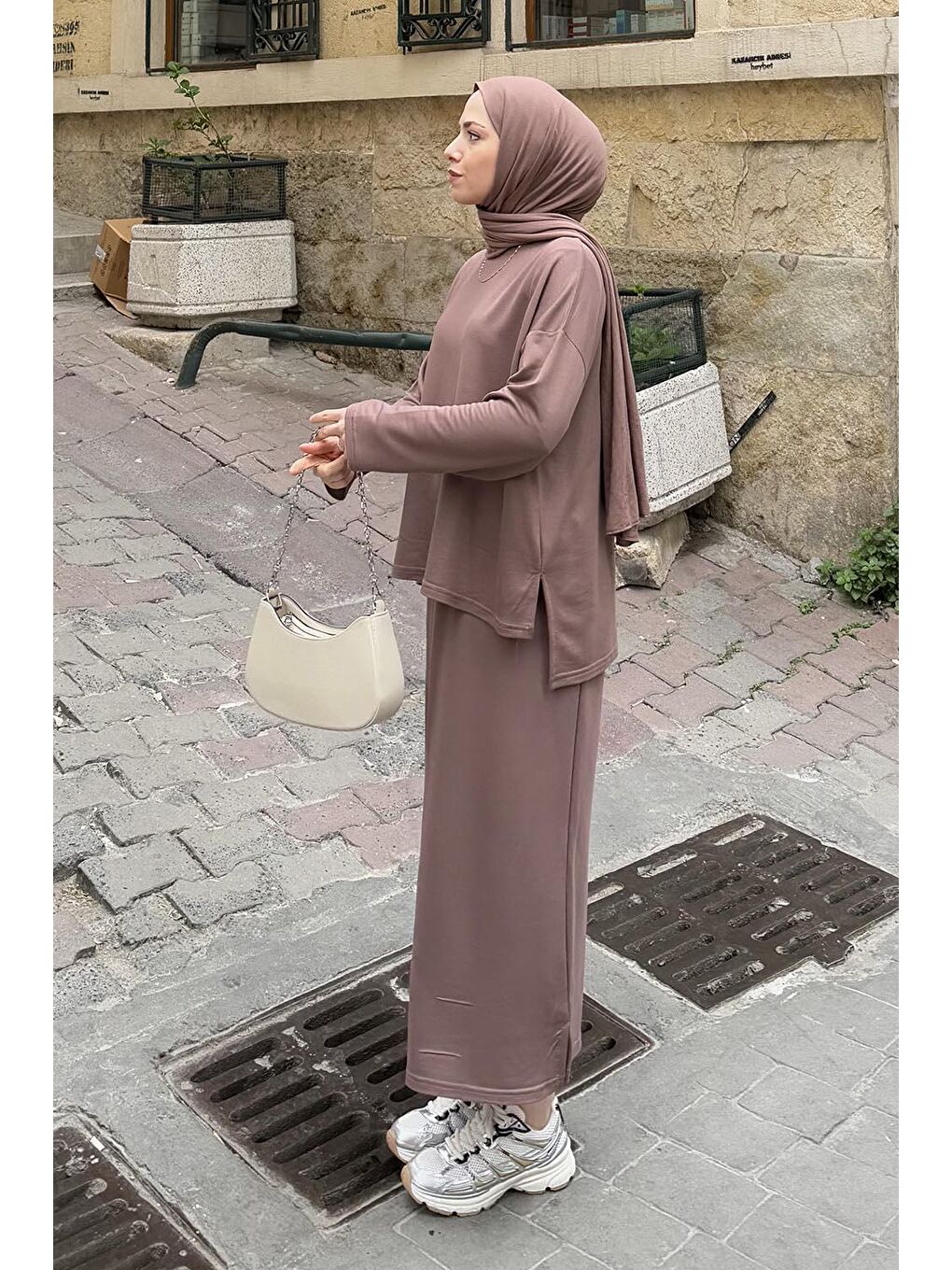 Kahverengi Kristal Etekli Takım Soft Kahve-1