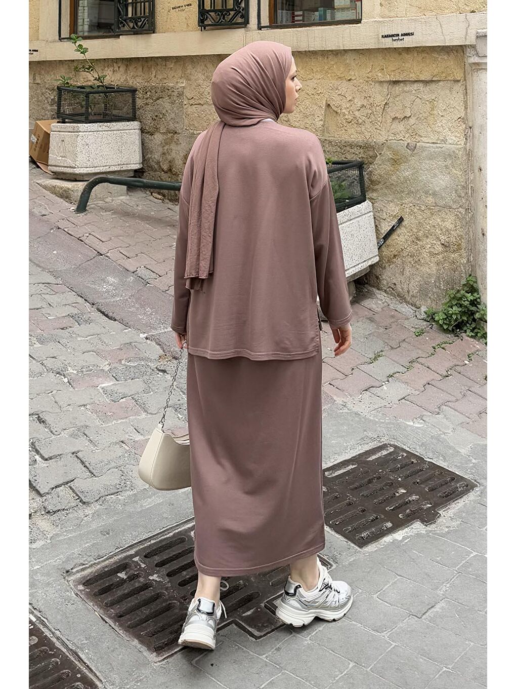 Kahverengi Kristal Etekli Takım Soft Kahve-3