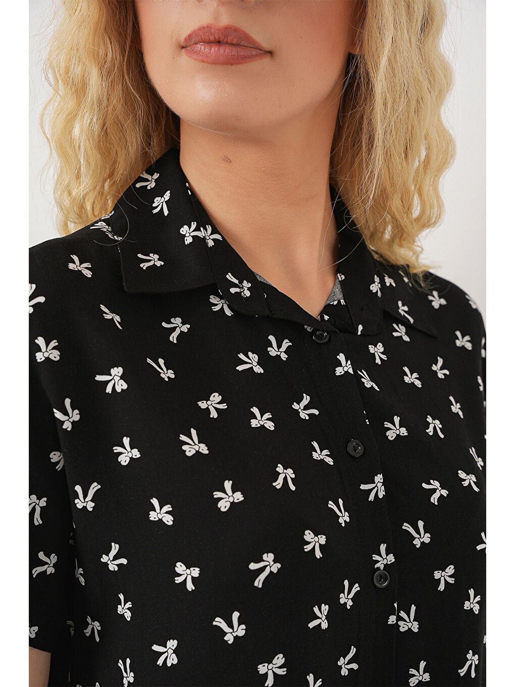 Kadın Kısa Kol Desenli Gömlek 20310 - Siyah-4