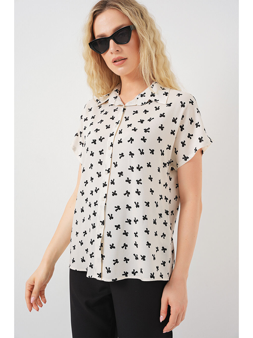 Ekru Kadın Kısa Kol Desenli Gömlek 20310 - Krem-2