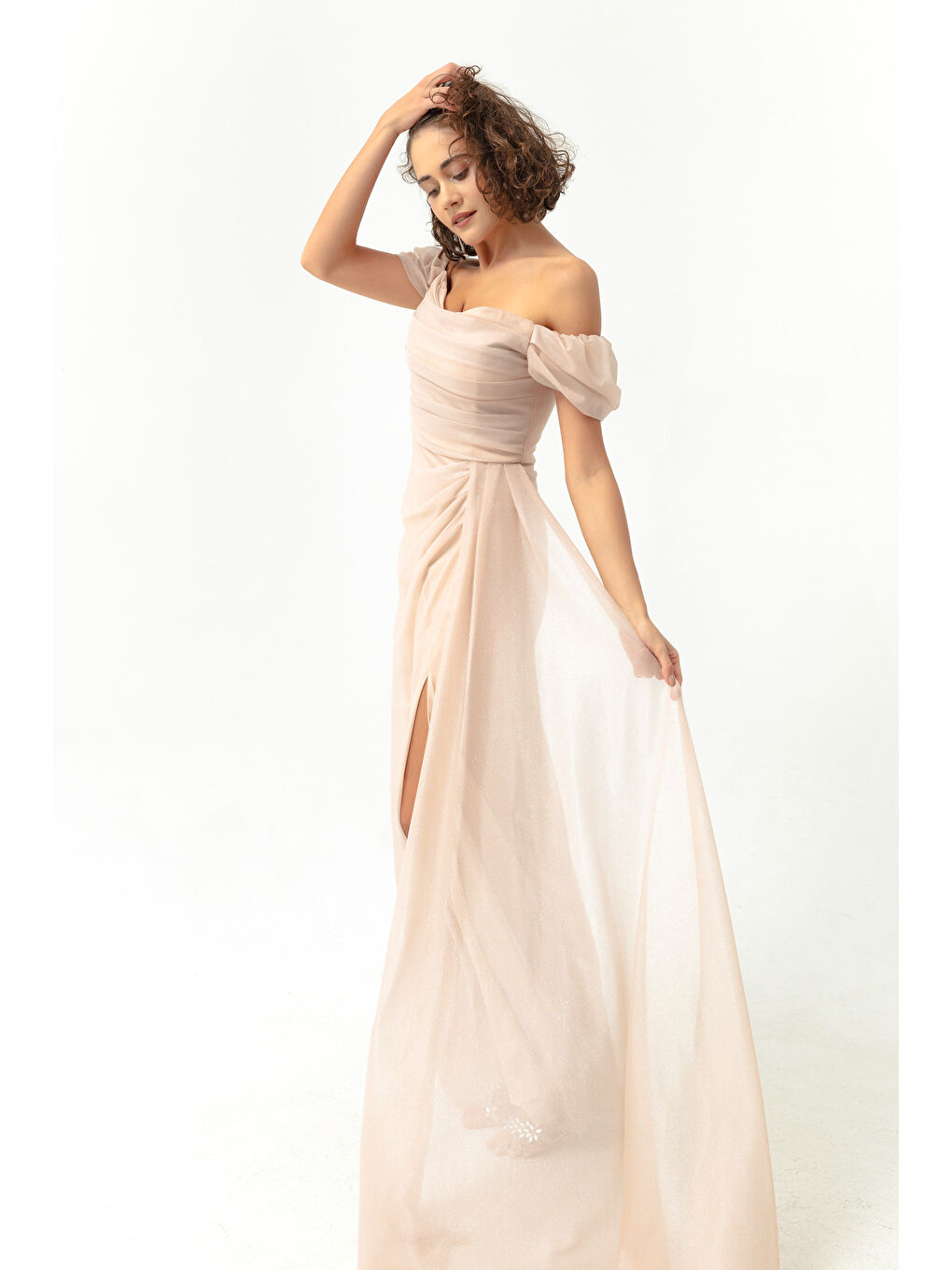 Kadın Bej Kayık Yaka Drapeli Yırtmaçlı Uzun Simli Abiye Elbise-2