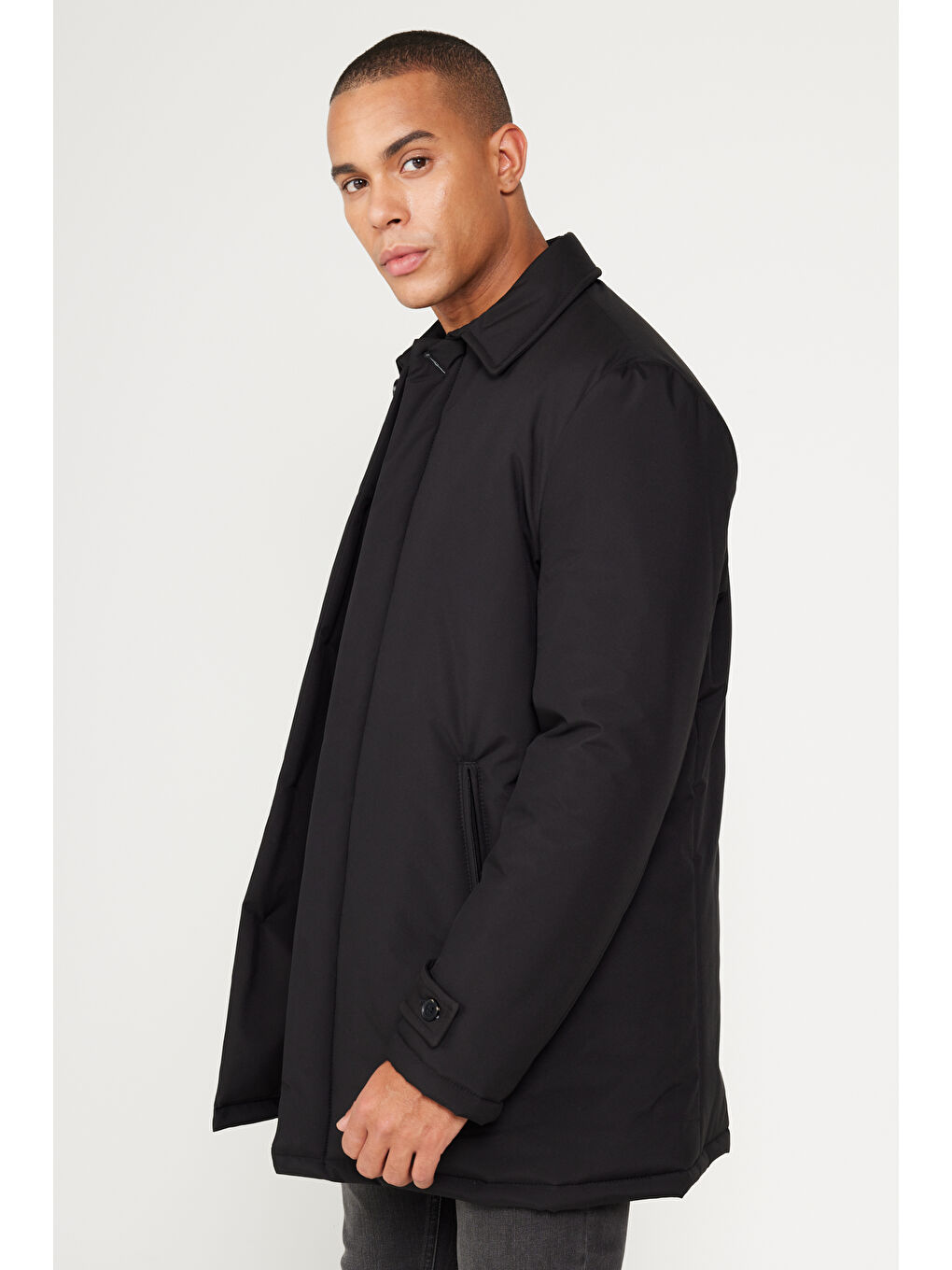 Erkek Siyah Standart Fit Normal Kesim Gömlek Yaka Kaban-4