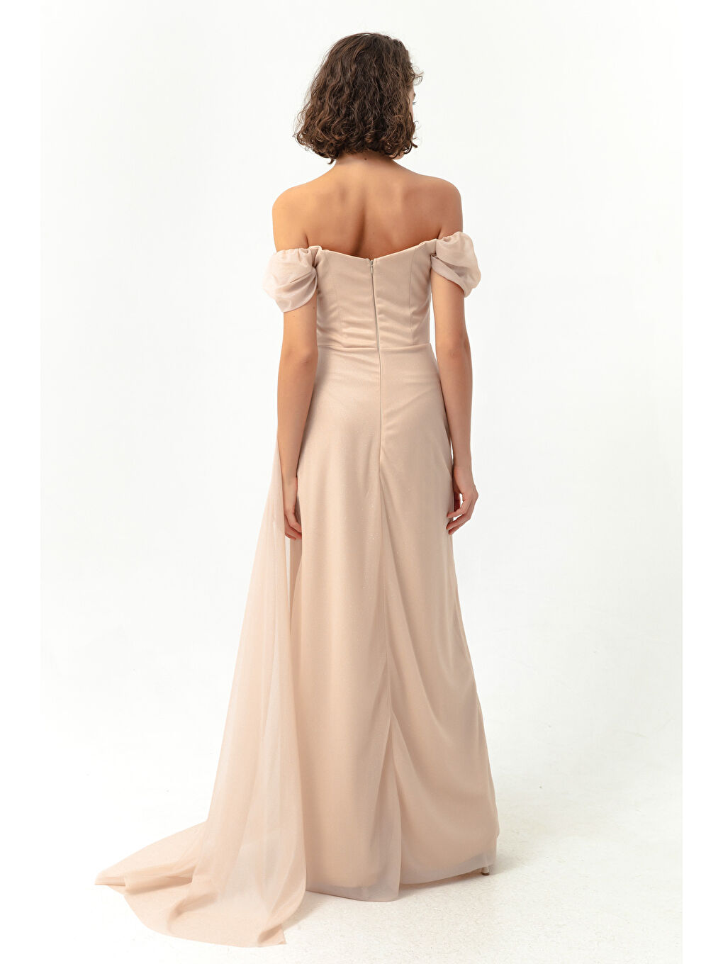 Kadın Bej Kayık Yaka Drapeli Yırtmaçlı Uzun Simli Abiye Elbise-4