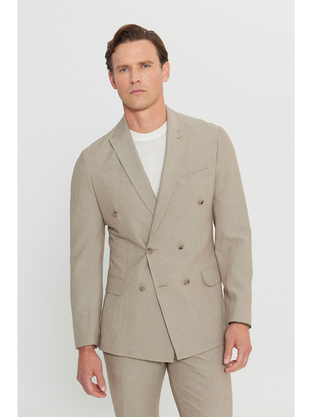 Erkek Bej Slim Fit Dar Kesim Kırlangıç Yaka Torba Cepli Esnek Kruvaze Takım Elbise