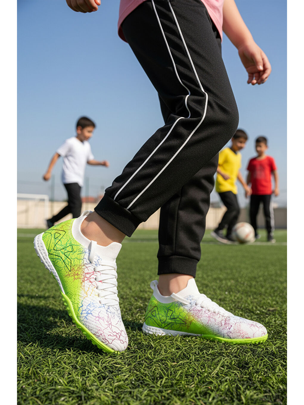 Beyaz Yeşil Bilekten Çoraplı Erkek Çocuk Halı Saha Ayakkabısı FH-252-153 F-2