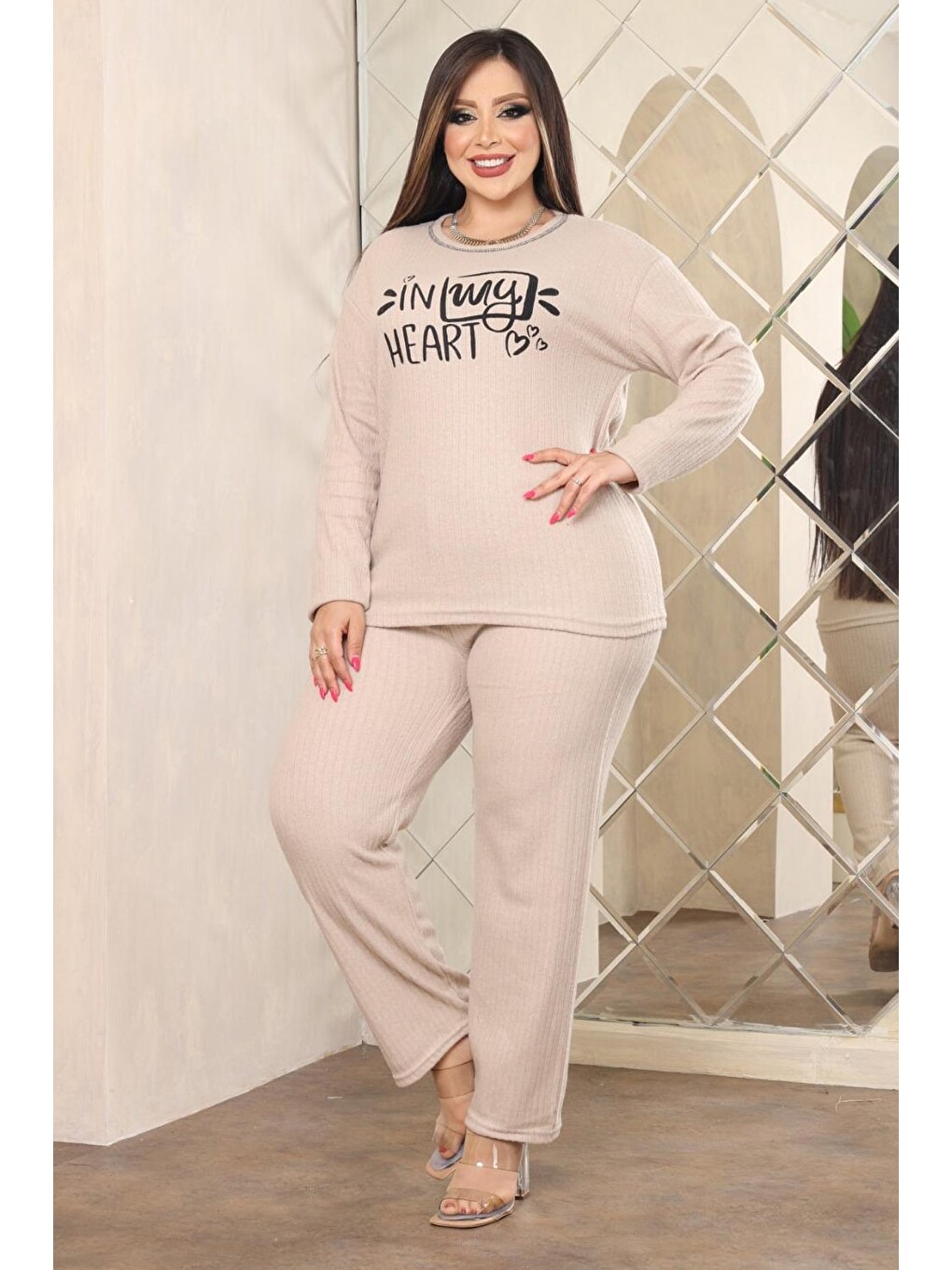 Bej Büyük Beden Tavşan Baskılı Pijama Takımı