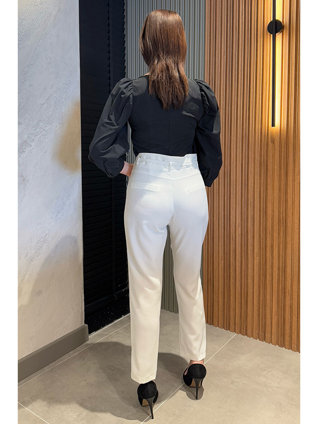 Ekru Büyük Beden Kadın Kemerli Kumaş Pantolon-3