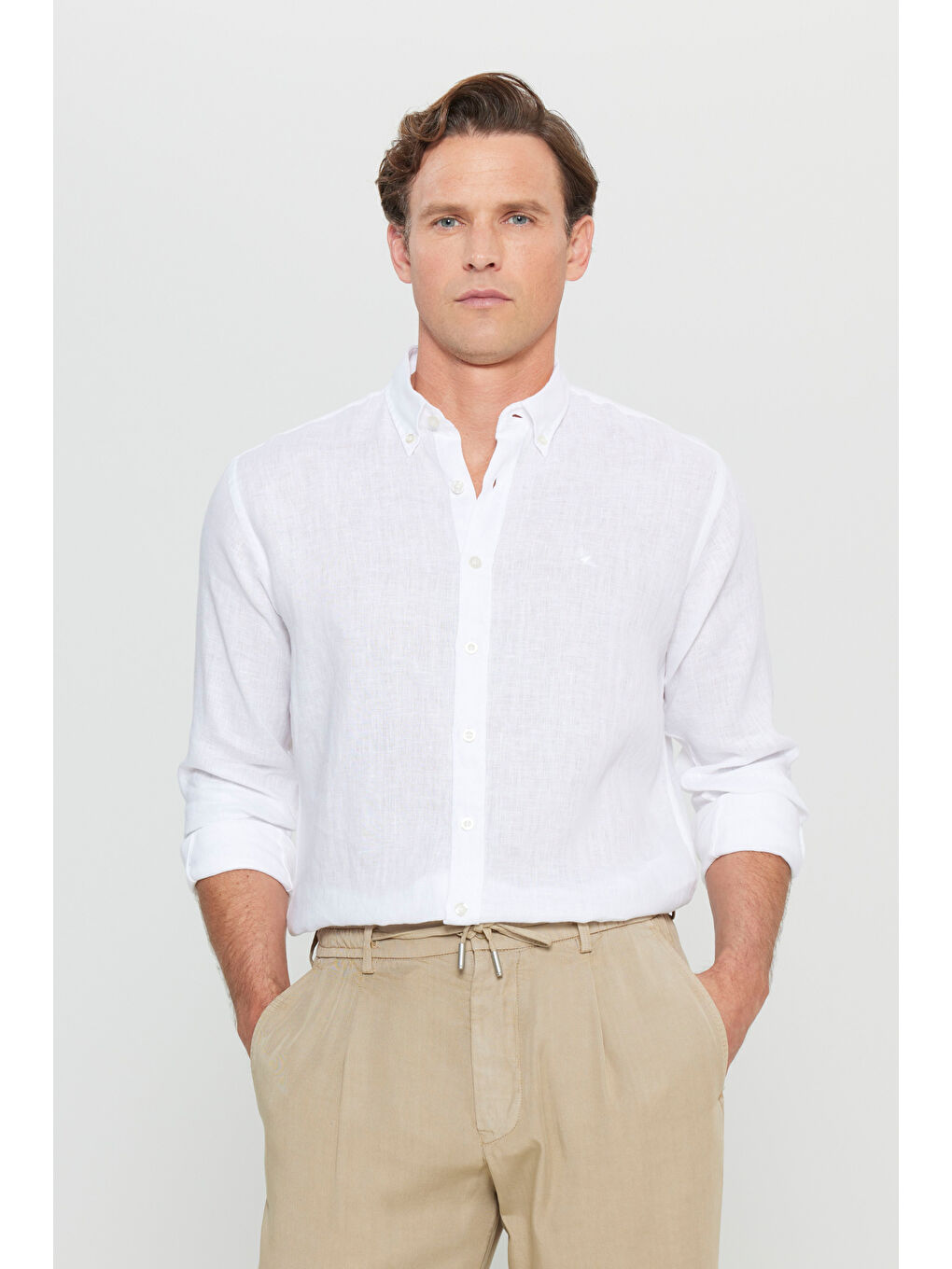 Erkek Beyaz %100 Keten Comfort Fit Rahat Kesim Düğmeli Yaka Gömlek