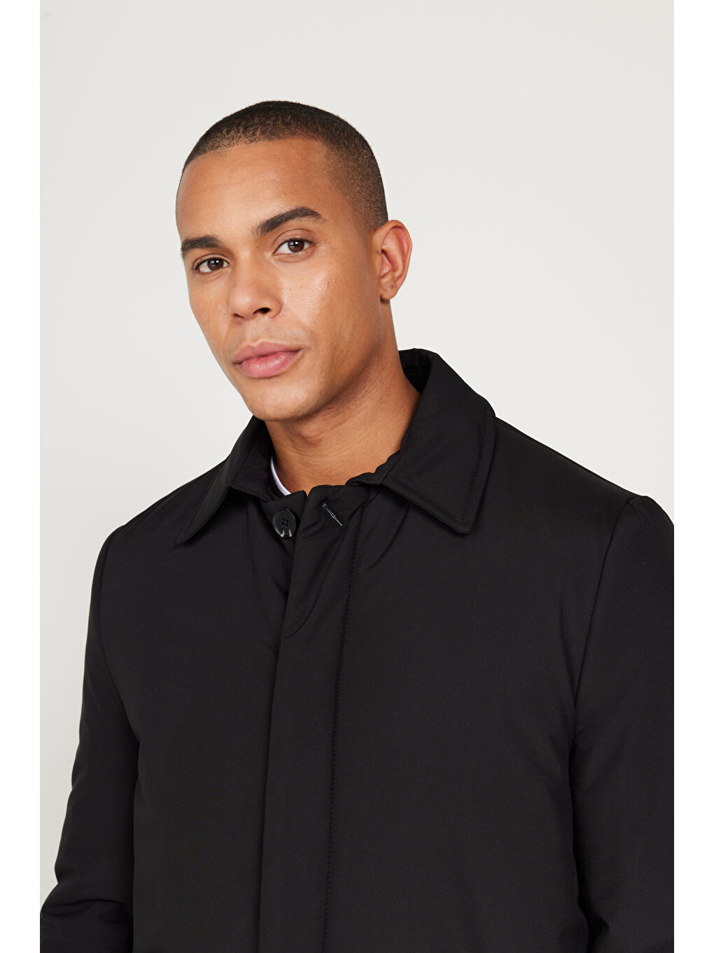 Erkek Siyah Standart Fit Normal Kesim Gömlek Yaka Kaban-6