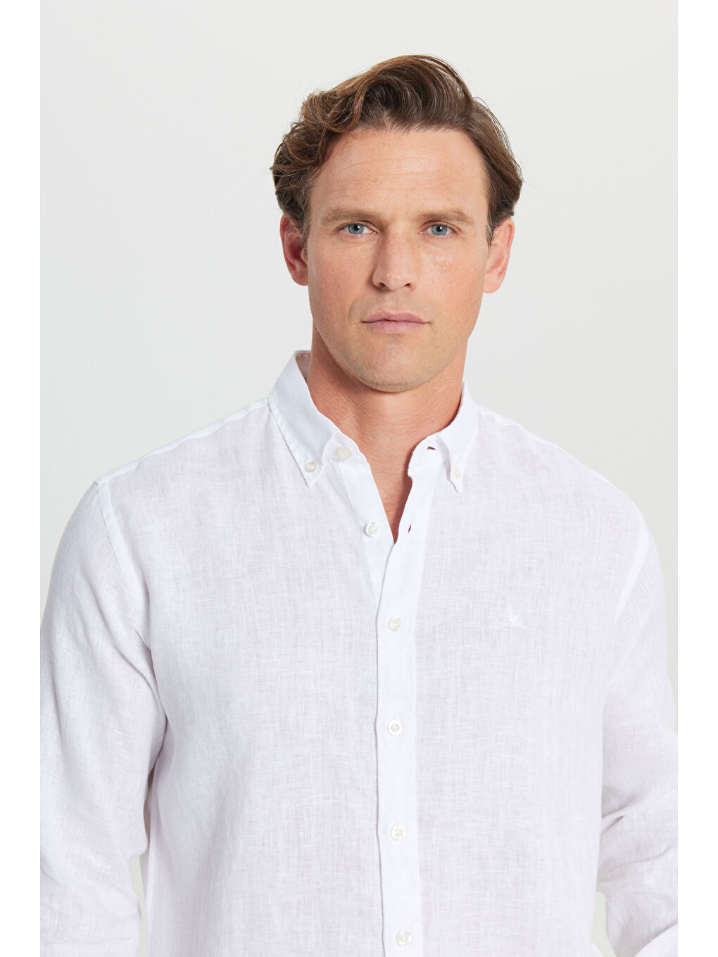 Erkek Beyaz %100 Keten Comfort Fit Rahat Kesim Düğmeli Yaka Gömlek-3